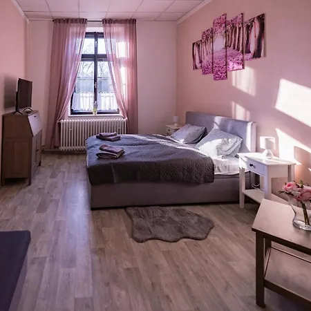 Apartment V Soukromi V Oaze Klidu V Jindrichove Hradci