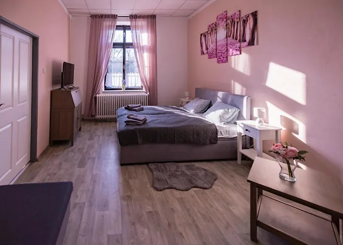 Appartamento V Soukromí V Oáze Klidu V Jindřichově Hradci